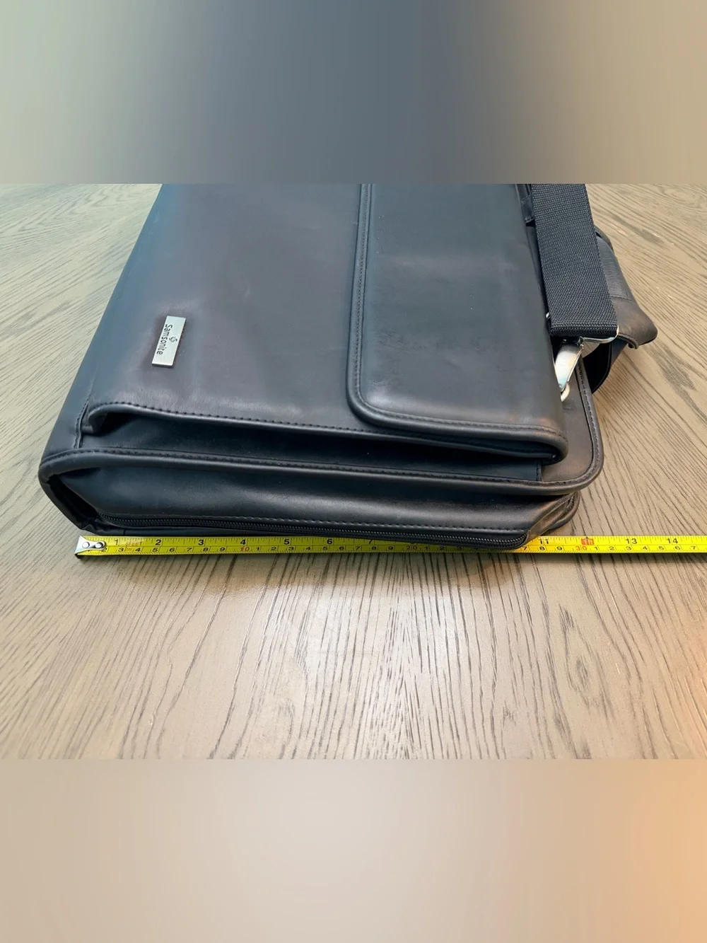 Samsonite Black Leather Laptop Messenger Bag